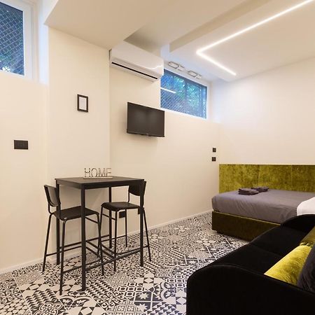 Pay60 -Crescenzago- Luxury Yellow House 米兰 外观 照片