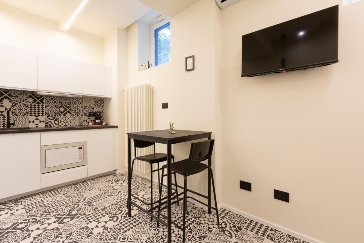 Pay60 -Crescenzago- Luxury Yellow House 米兰 外观 照片